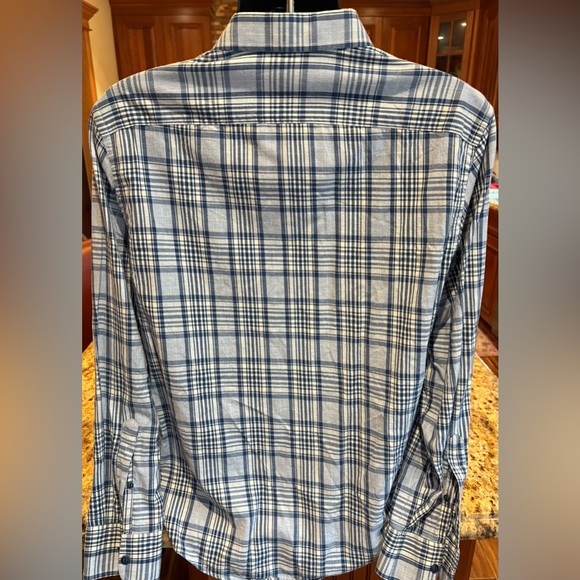 UNTUCKit Men's button front shirt. Sharp Navy‎ and White Plaid with logo. Large - Picture 6 of 6
